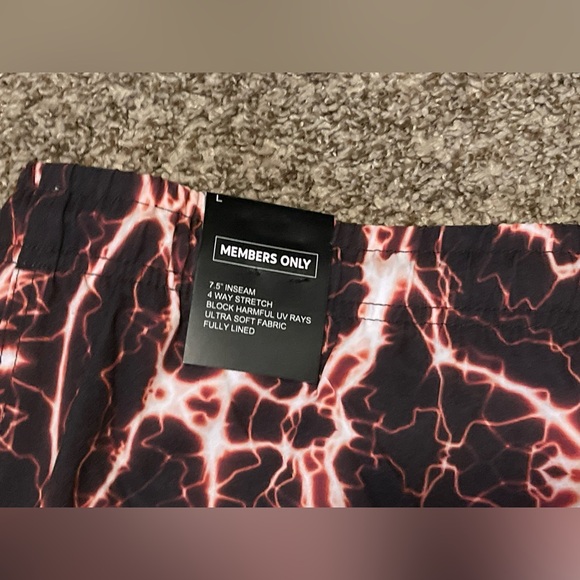 Members Only Swim Shorts Black Red Lighting Print Mesh Liner Stretch UV Men Sz L - Picture 6 of 9